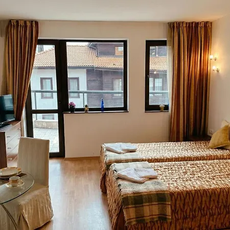 Apartament South Facing Bright Mountain View Penthouse - 2 Balconies, 300mbps Wifi, Washer Bansko