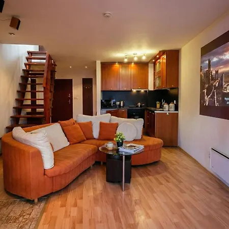 South Facing Bright Mountain View Penthouse - 2 Balconies, 300mbps Wifi, Washer *