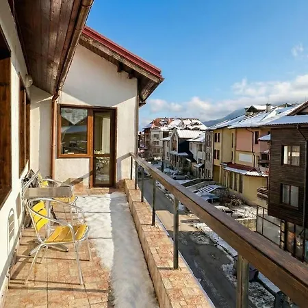 South Facing Bright Mountain View Penthouse - 2 Balconies, 300mbps Wifi, Washer * Bansko