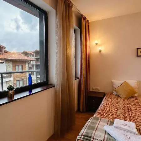 Apartament South Facing Bright Mountain View Penthouse - 2 Balconies, 300mbps Wifi, Washer *