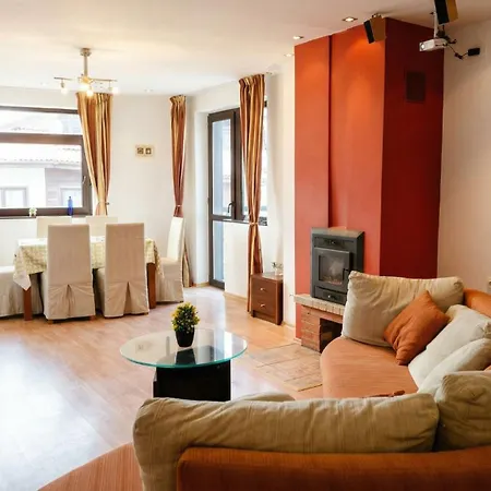South Facing Bright Mountain View Penthouse - 2 Balconies, 300mbps Wifi, Washer Apartament