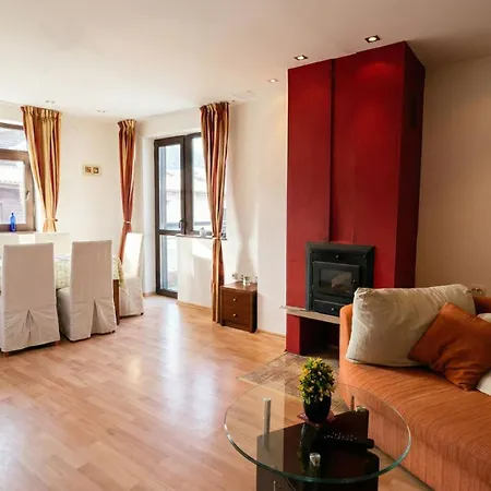 South Facing Bright Mountain View Penthouse - 2 Balconies, 300mbps Wifi, Washer Апартамент Банско