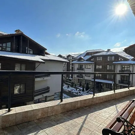 South Facing Bright Mountain View Penthouse - 2 Balconies, 300mbps Wifi, Washer *