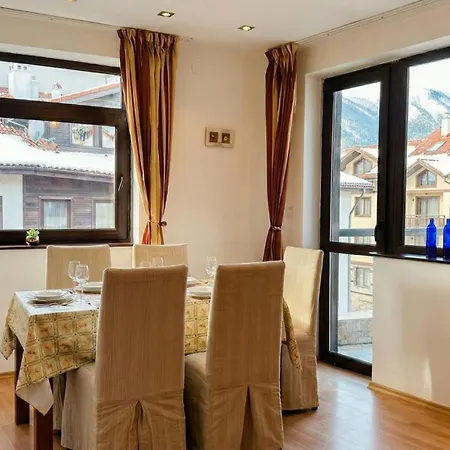 South Facing Bright Mountain View Penthouse - 2 Balconies, 300mbps Wifi, Washer