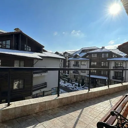 South Facing Bright Mountain View Penthouse - 2 Balconies, 300mbps Wifi, Washer Банско