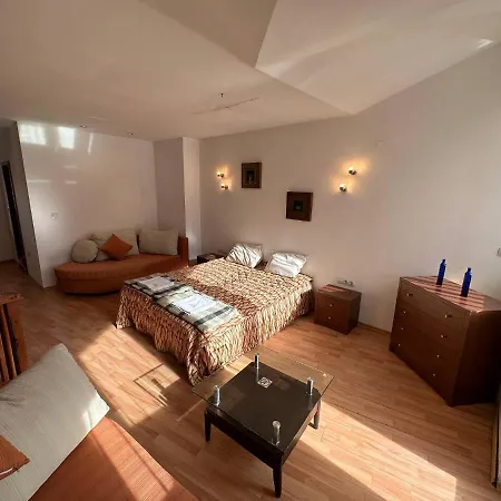 South Facing Bright Mountain View Penthouse - 2 Balconies, 300mbps Wifi, Washer Apartman