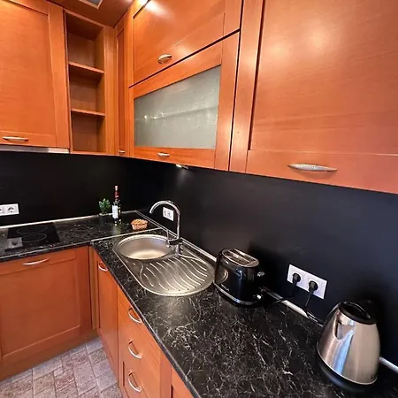 Bright Mountain View Penthouse - 300mbps Wi-fi