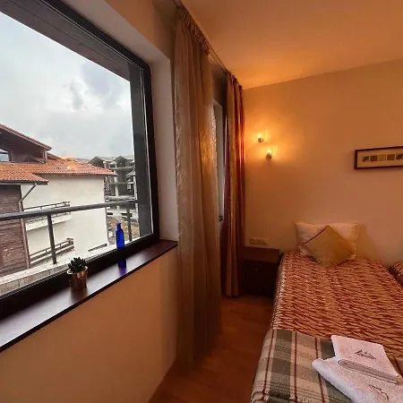 South Facing Bright Mountain View Penthouse - 2 Balconies, 300mbps Wifi, Washer Appartement Bansko