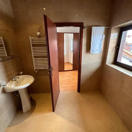 South Facing Bright Mountain View Penthouse - 2 Balconies, 300mbps Wifi, Washer Apartman *