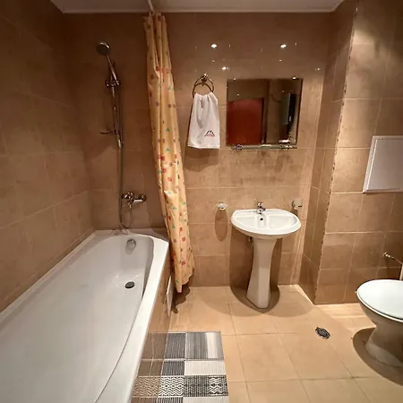 Bright Mountain View Penthouse - 300mbps Wi-fi Appartamento