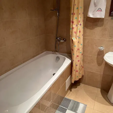 South Facing Bright Mountain View Penthouse - 2 Balconies, 300mbps Wifi, Washer Appartement Bansko