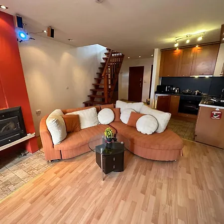 South Facing Bright Mountain View Penthouse - 2 Balconies, 300mbps Wifi, Washer