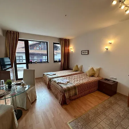 South Facing Bright Mountain View Penthouse - 2 Balconies, 300mbps Wifi, Washer *