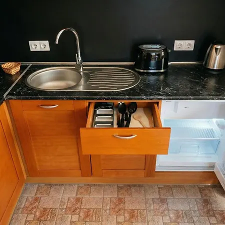 Апартамент South Facing Bright Mountain View Penthouse - 2 Balconies, 300mbps Wifi, Washer Банско